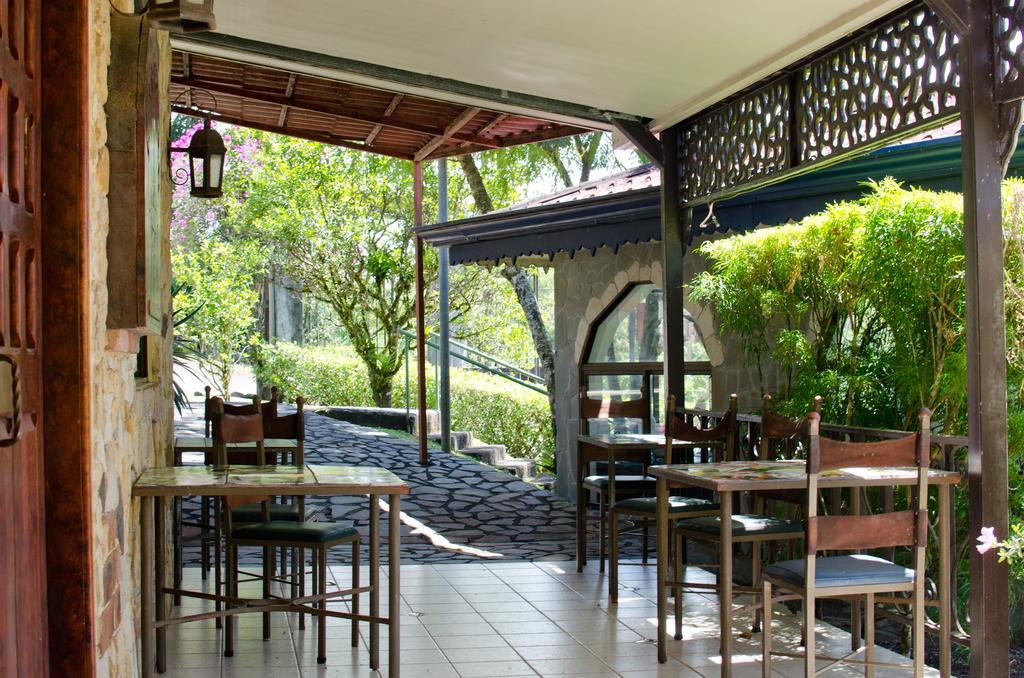 Gingerbread Restaurant & Hotel Nuevo Arenal Dış mekan fotoğraf