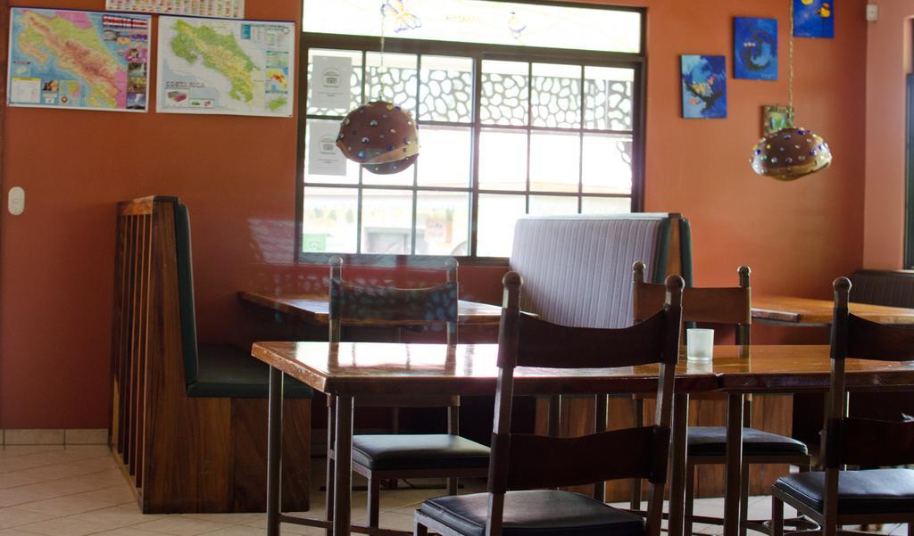 Gingerbread Restaurant & Hotel Nuevo Arenal Dış mekan fotoğraf