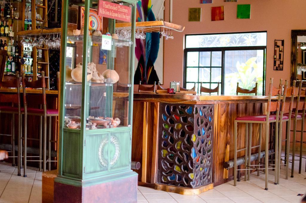 Gingerbread Restaurant & Hotel Nuevo Arenal Dış mekan fotoğraf
